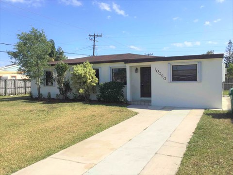 10020 SW 37 Street 4 Beds Apartment for Rent