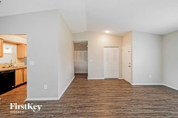 1005 Red Oak Circle 3 Beds House for Rent - Photo Gallery 2