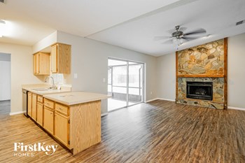1005 Red Oak Circle 3 Beds House for Rent - Photo Gallery 5