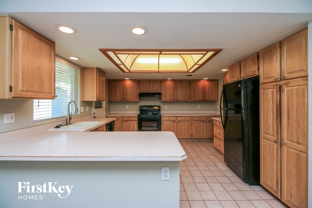 1012 W 16TH St TEMPE, AZ 85281