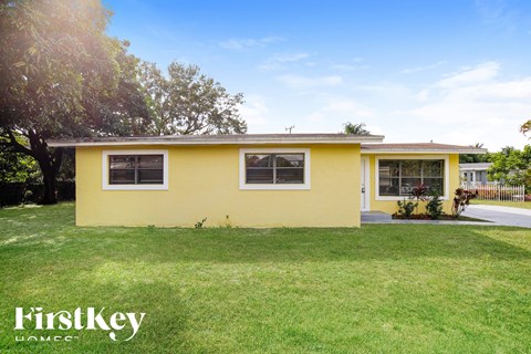 1014 NW 15Th St 3 Beds Apartment for Rent