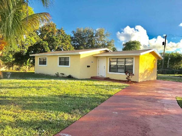 1014 NW 15th St 3 Beds House for Rent - Photo Gallery 1