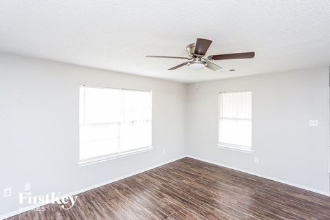 10207 Glen Vista Dr 4 Beds Apartment for Rent