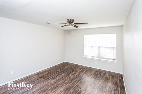 10207 Glen Vista Dr 4 Beds Apartment for Rent