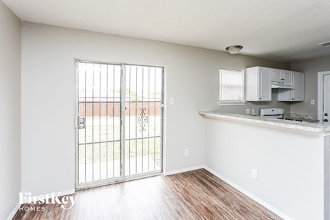 10207 Glen Vista Dr 4 Beds Apartment for Rent