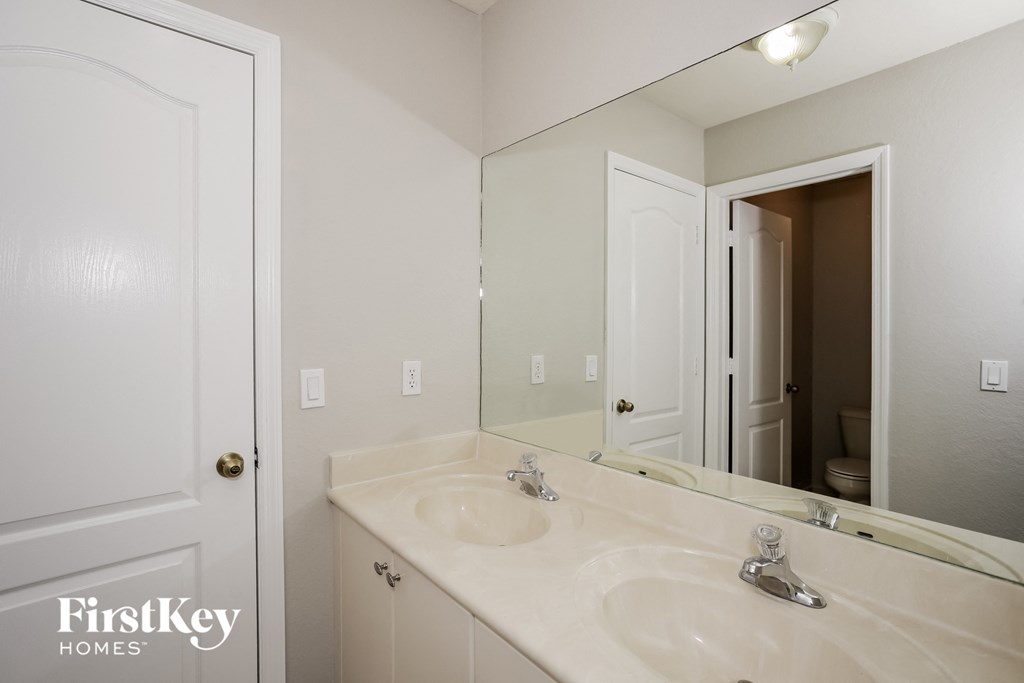 10223 Sw 227 Lane 4 Beds House for Rent - Photo Gallery 13