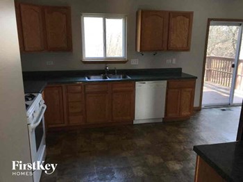1035 Ferndale St 5 Beds House for Rent - Photo Gallery 4