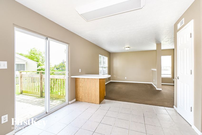10694 Hoosier Court Indianapolis, IN 46234