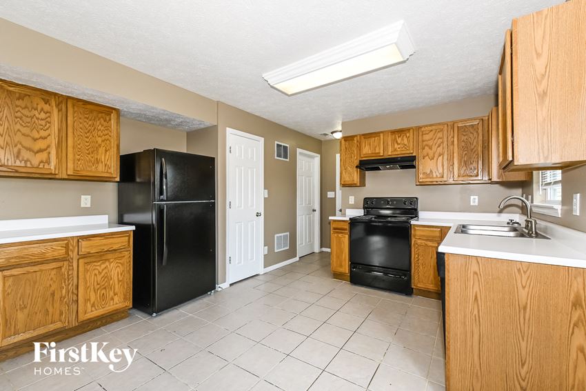 10694 Hoosier Court Indianapolis, IN 46234