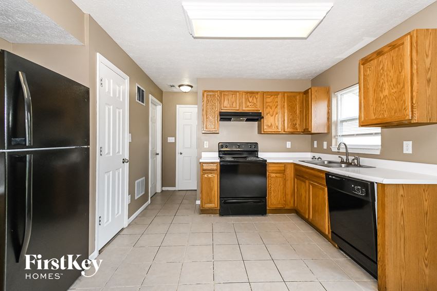 10694 Hoosier Court Indianapolis, IN 46234