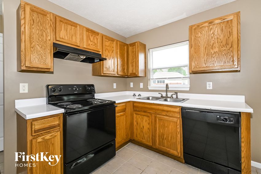 10694 Hoosier Court Indianapolis, IN 46234