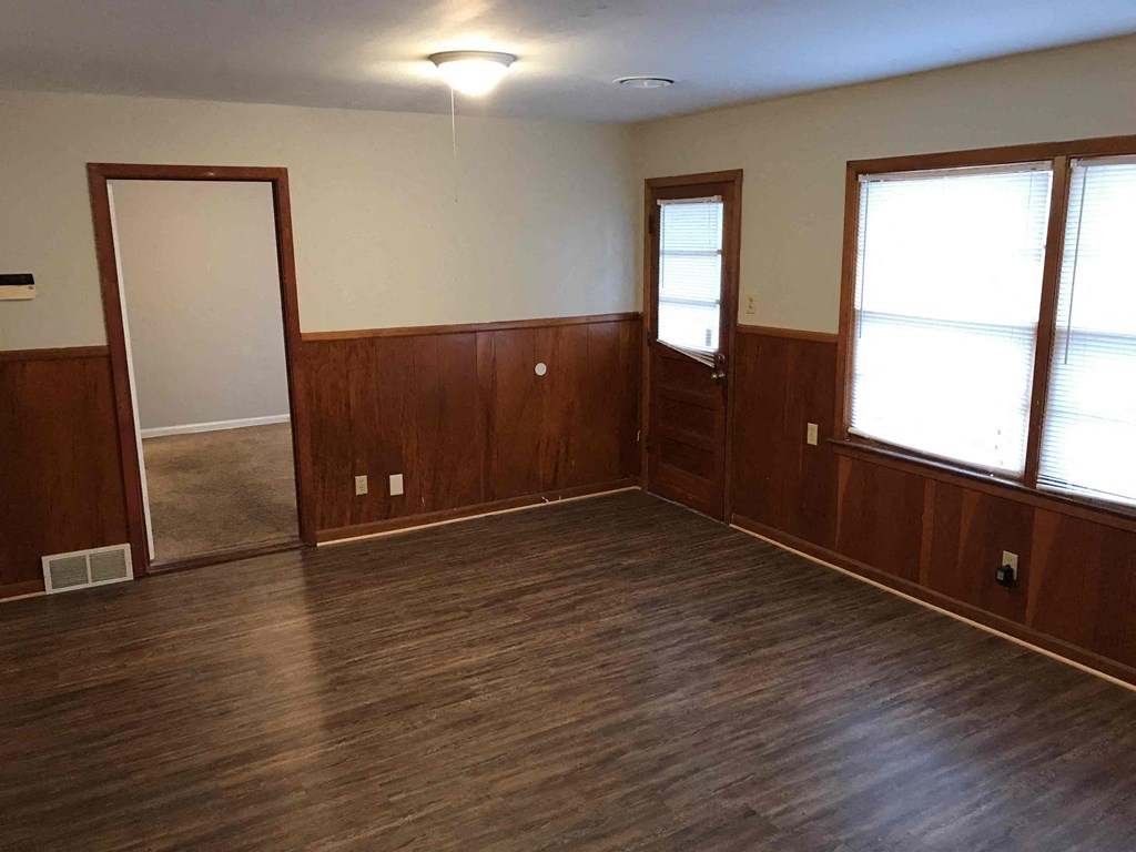 1083 Richland 4 Beds House for Rent - Photo Gallery 5