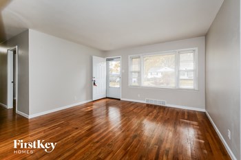 10909 Edgecliffe Dr 3 Beds House for Rent - Photo Gallery 2