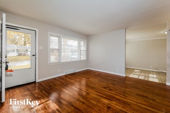 10909 Edgecliffe Dr 3 Beds House for Rent - Photo Gallery 3