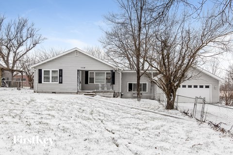 11118 N Locust Street 4 Beds Apartment for Rent
