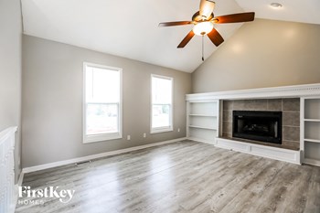 1112 W PLEASANT Drive 3 Beds House for Rent - Photo Gallery 3