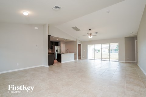 1114 SW 40Th Ter 4 Beds Apartment for Rent