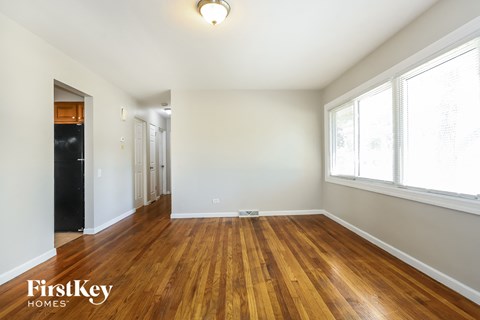 1119 S President St 3 Beds Apartment for Rent