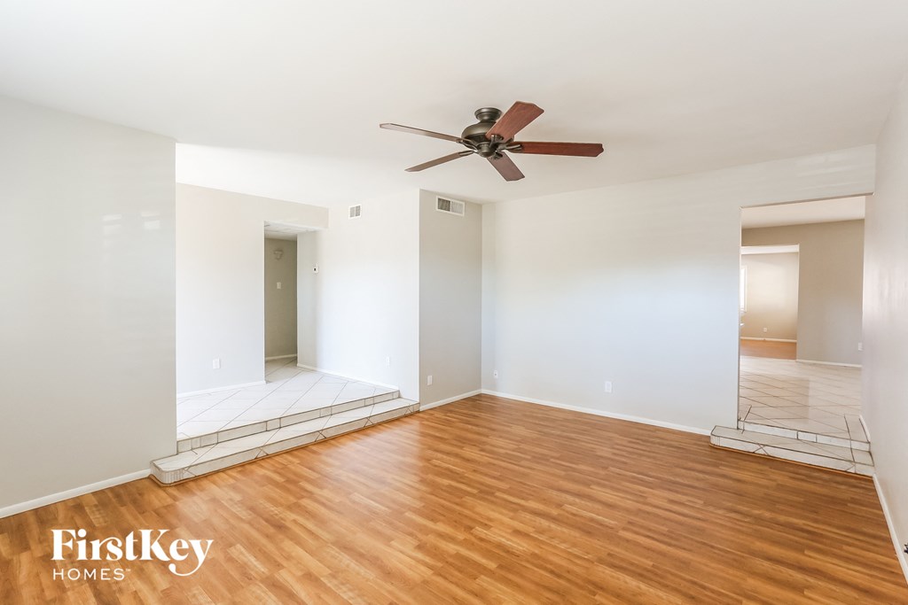 1138 E Alameda Dr Tempe, AZ 85282