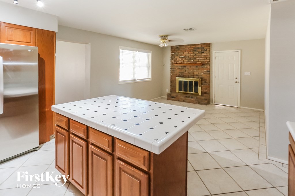 1138 E Alameda Dr Tempe, AZ 85282
