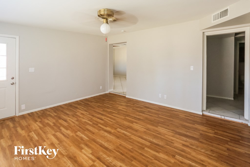 1138 E Alameda Dr Tempe, AZ 85282