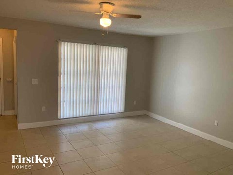11410 NW 40 Pl 3 Beds Apartment for Rent