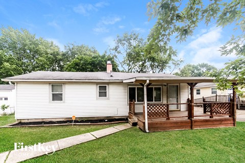 1153 S Chester Ave 3 Beds Apartment for Rent