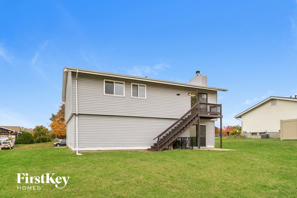 the view of the back of the house from the yard