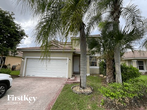 11867 Sw 7 Street 4 Beds Apartment for Rent