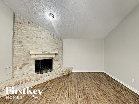 11936 Lakewood West Drive 3 Beds Apartment for Rent
