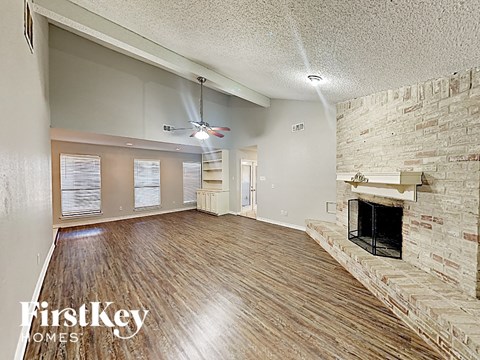 11936 Lakewood West Drive 3 Beds Apartment for Rent