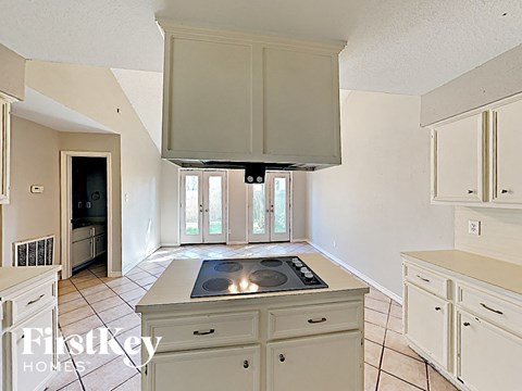 11936 Lakewood West Drive 3 Beds Apartment for Rent