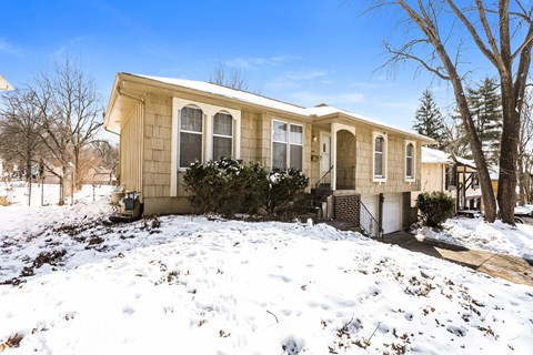 11947 Manchester Ave 4 Beds Apartment for Rent