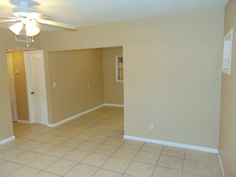 1201 Selma Rd 4 Beds Apartment for Rent