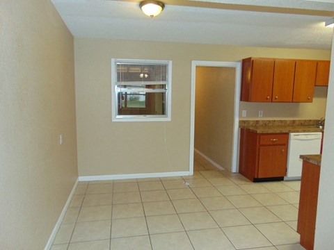 1201 Selma Rd 4 Beds Apartment for Rent