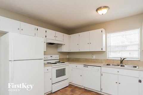 1210 East Palifox Street 3 Beds Apartment for Rent