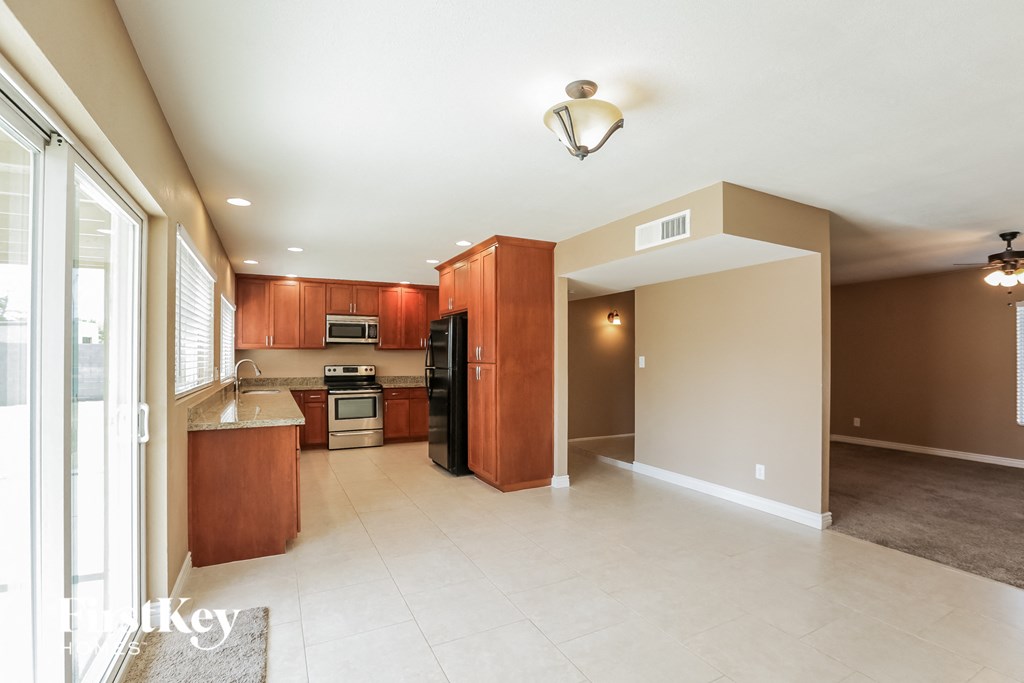12215 N 36th St Phoenix, AZ 85032
