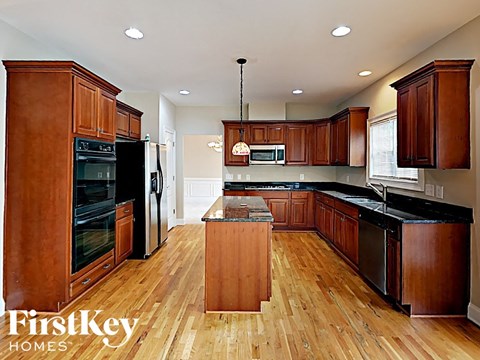12300 Edgewater Dr 4 Beds Apartment for Rent
