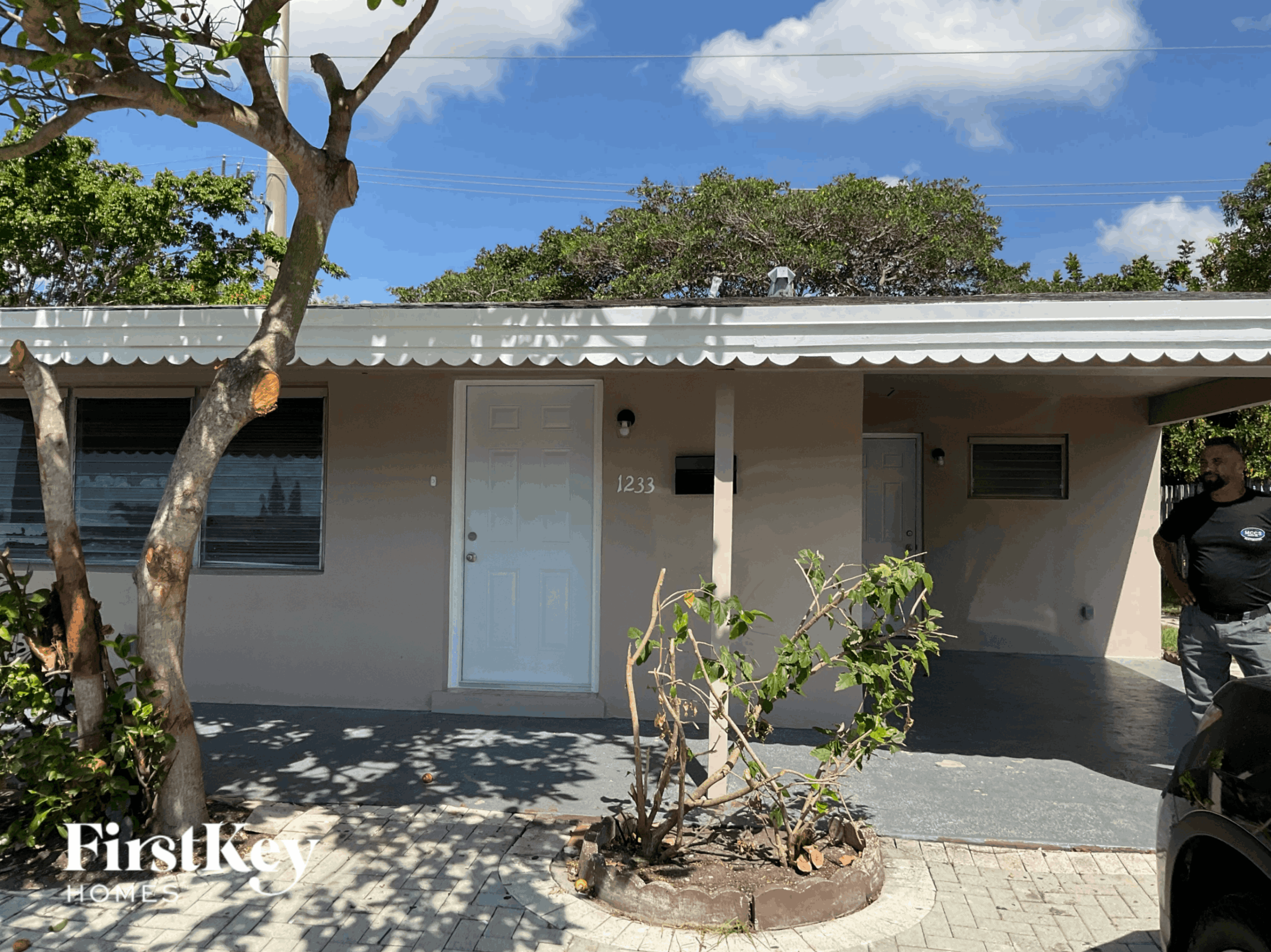 1233 SW 1 Ter 3 Beds Apartment for Rent