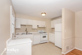 1251 Ayershire Ave 3 Beds House for Rent - Photo Gallery 6