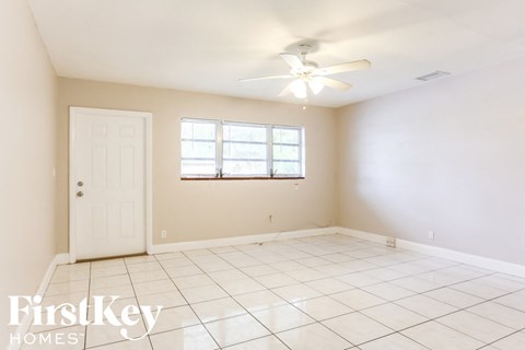 1251 SW 46 Ave 3 Beds Apartment for Rent