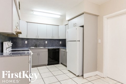 1251 SW 46 Ave 3 Beds Apartment for Rent