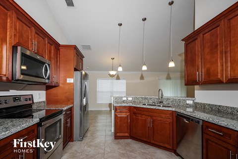 1262 SW San Esteban Avenue 4 Beds Apartment for Rent