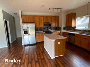 12995 Star Dr 5 Beds House for Rent - Photo Gallery 5