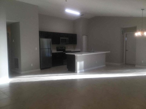 1316 SW Babcock Avenue 4 Beds Apartment for Rent
