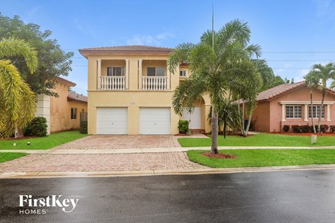 1320 Ne 41 Place 5 Beds Apartment for Rent