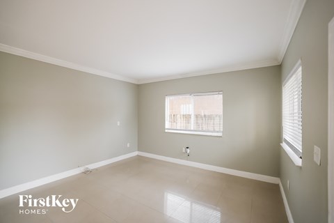 1320 Ne 41 Place 5 Beds Apartment for Rent