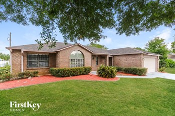 1365 SE Floresta Dr 3 Beds House for Rent - Photo Gallery 2