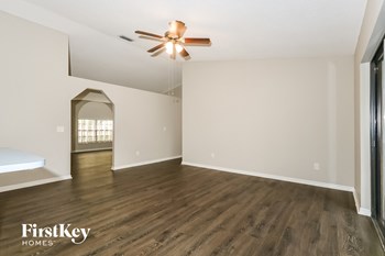 1365 SE Floresta Dr 3 Beds House for Rent - Photo Gallery 5