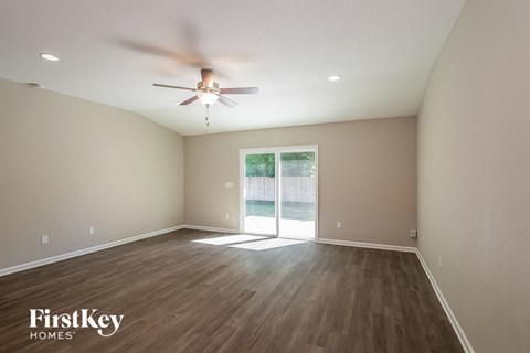 1366 Sarahs Landing Dr 4 Beds Apartment for Rent